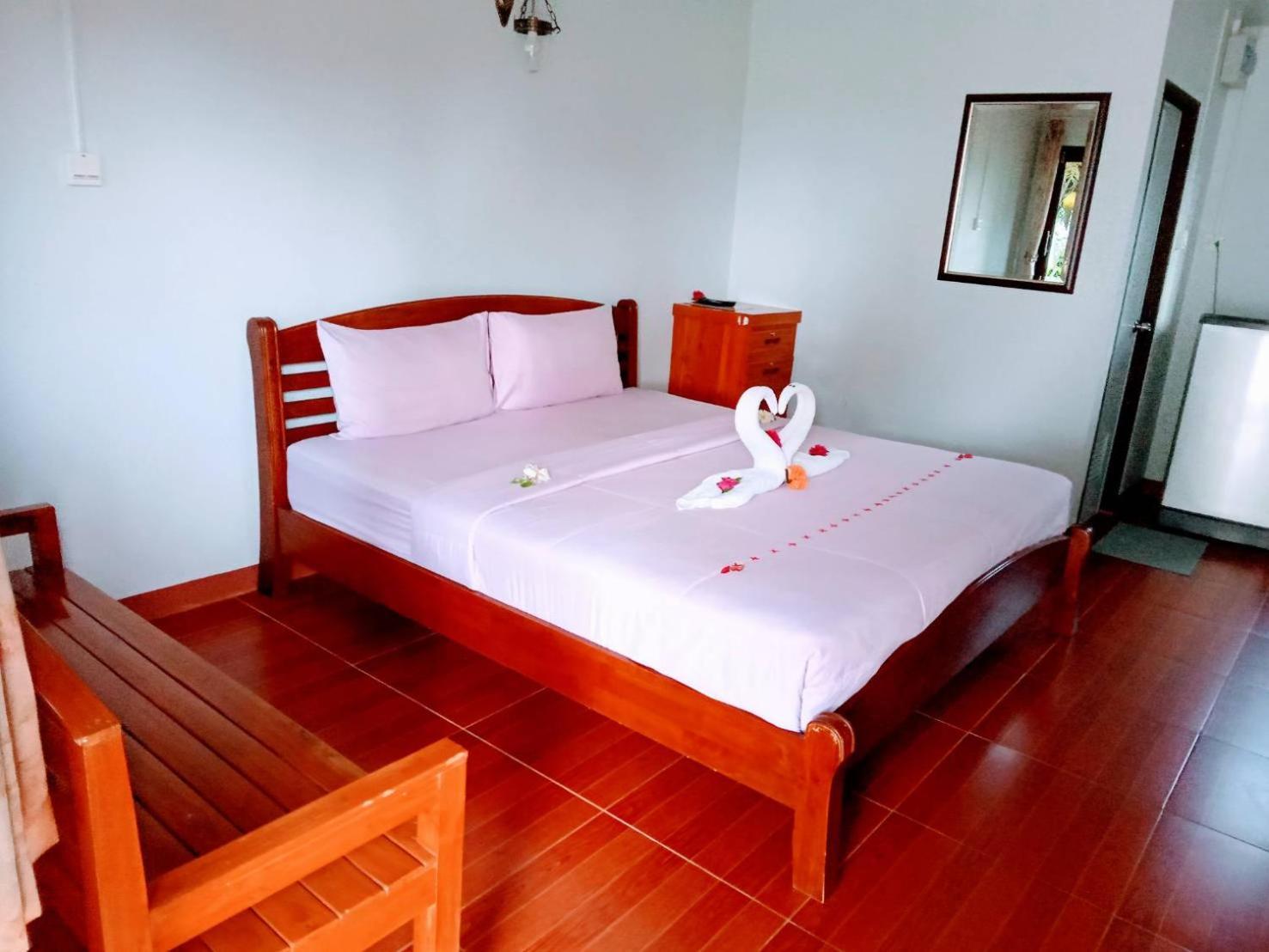 Bangpo Resort Ban Bang Po Екстериор снимка