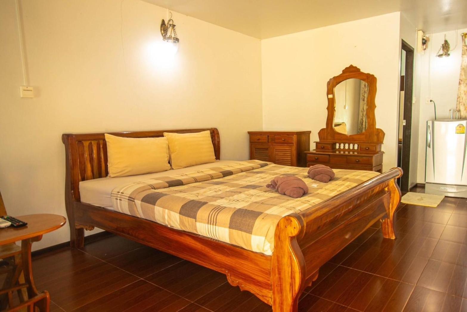 Bangpo Resort Ban Bang Po Екстериор снимка